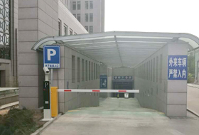 車牌識別，快速門